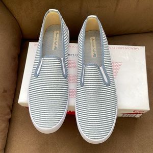 American Eagle (Payless) slip on shoes